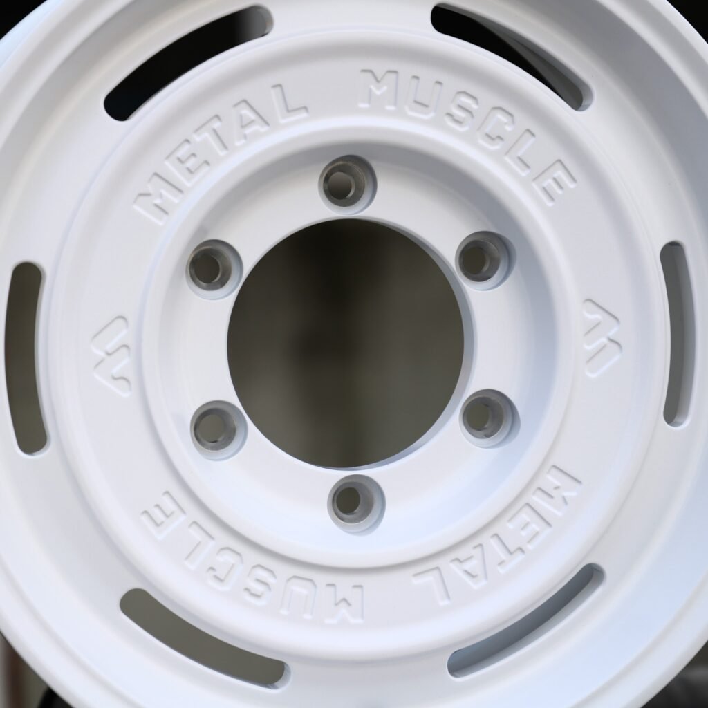 Chevrolet Silverado 1500 wheels – Gloss White Full-Face, lip and barrel detail