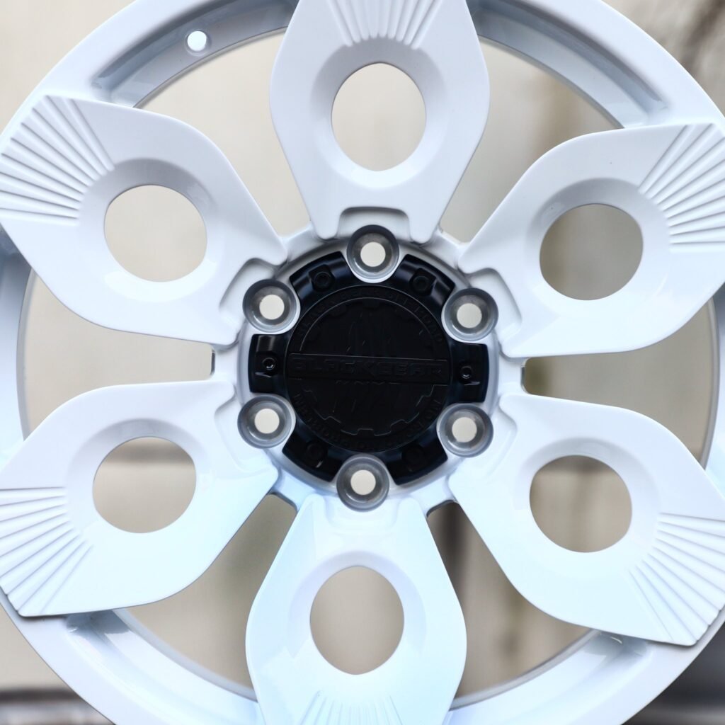 Chevrolet Silverado 1500 wheels – Gloss White Petal, lip and barrel detail