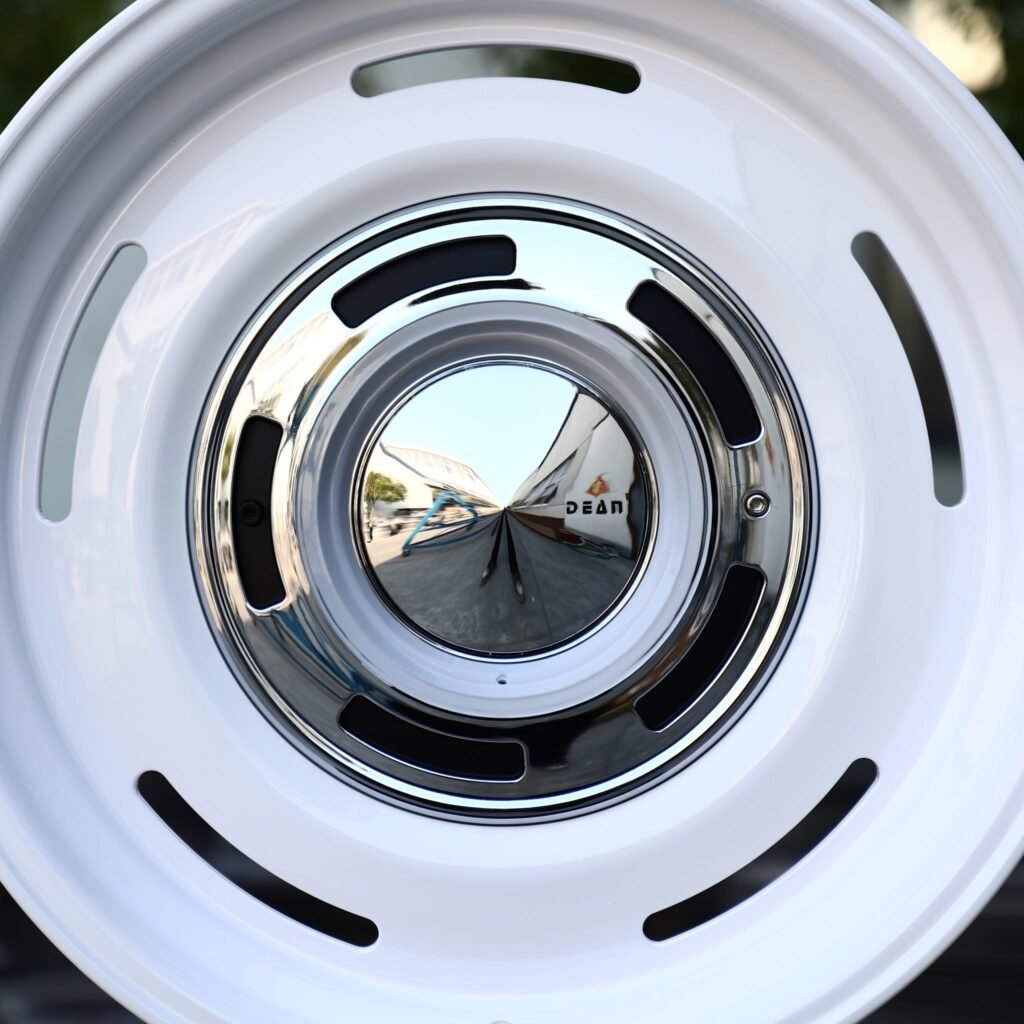 Lexus LX 570 wheels – Gloss White Semi-Full-Face, lip and barrel detail