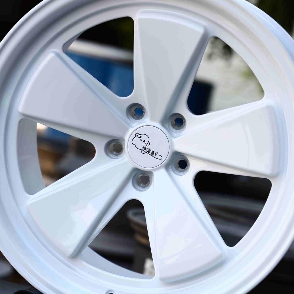 Audi A4 B9 wheels – Gloss White Turbine 5-Spoke, lip and barrel detail