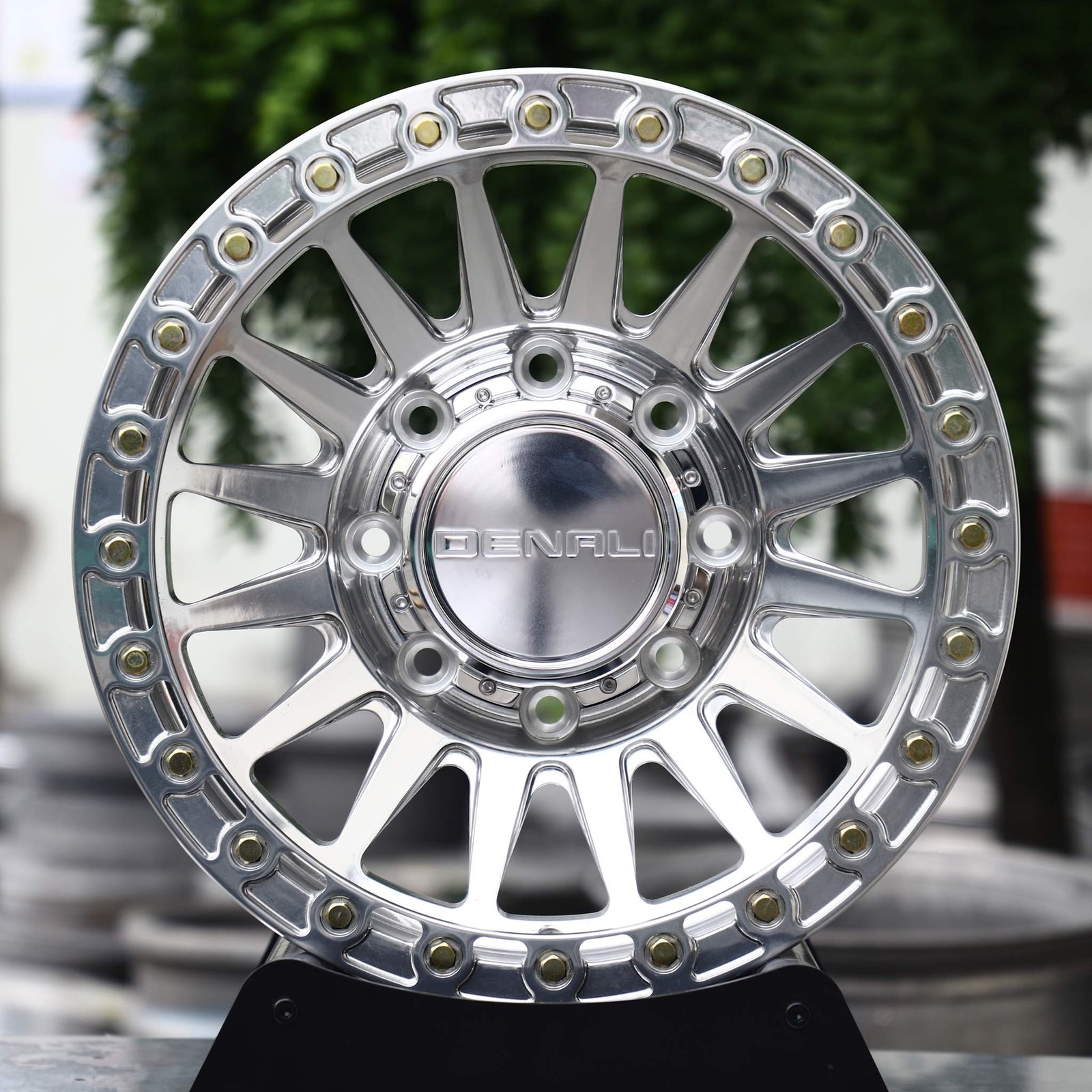GMC Sierra 2500HD wheels – Mirror Polished 16-Spoke Beadlock (GMC OEM-Style), front view