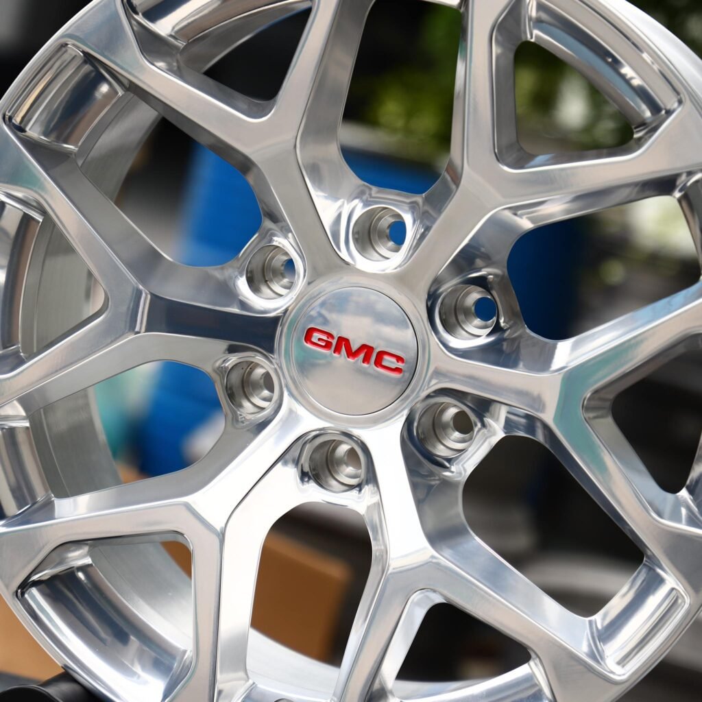 GMC Sierra wheels – Silver 6 Y-Spoke Polished (GMC OEM-Style), lip and barrel detail
