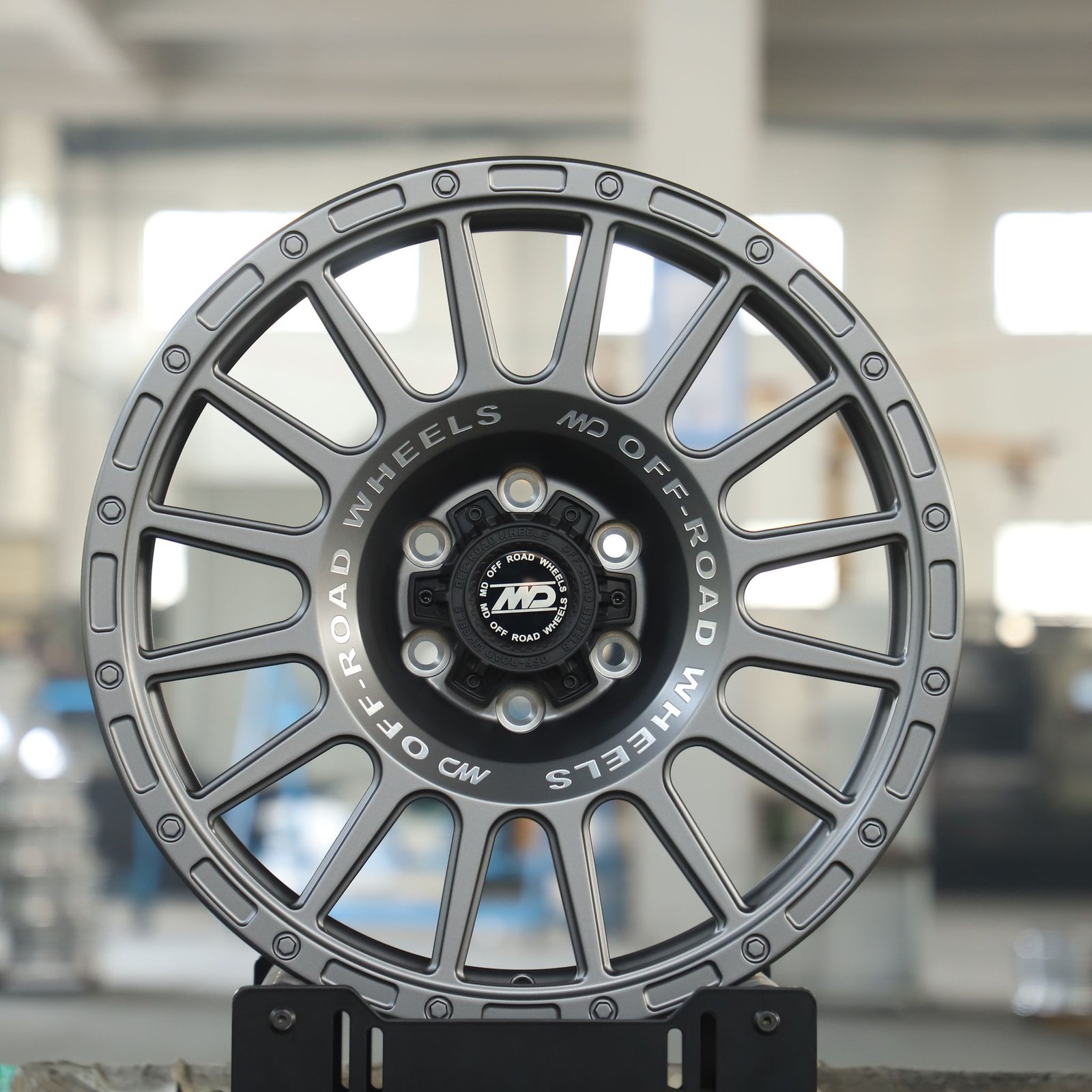 Toyota 4Runner wheels – Gray 16-Spoke Exposed Bolt Detail, front view