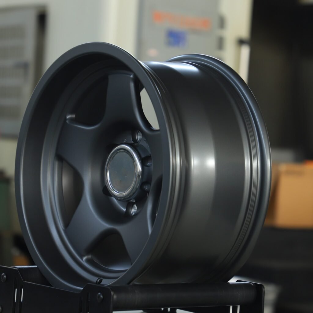 6x139.7 wheels – Gray 5-Star Spoke, side view