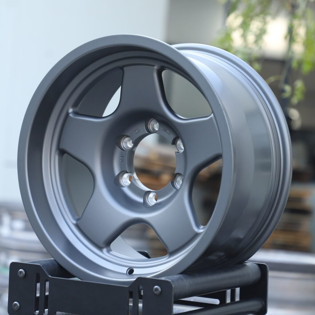 6x139.7 wheels – Gray 5-Star Spoke, side view
