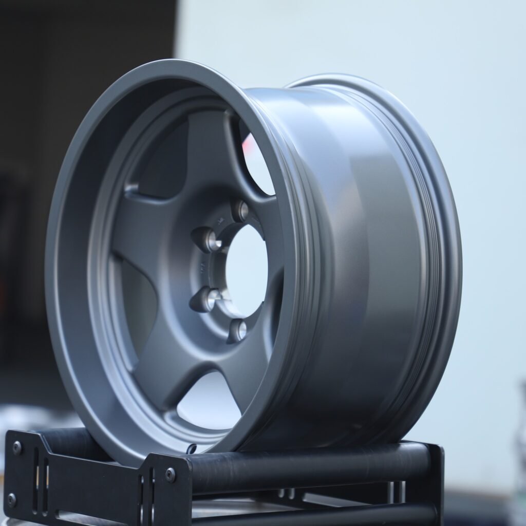 Chevrolet Silverado 1500 wheels – Gray 5-Star Spoke, lip and barrel detail