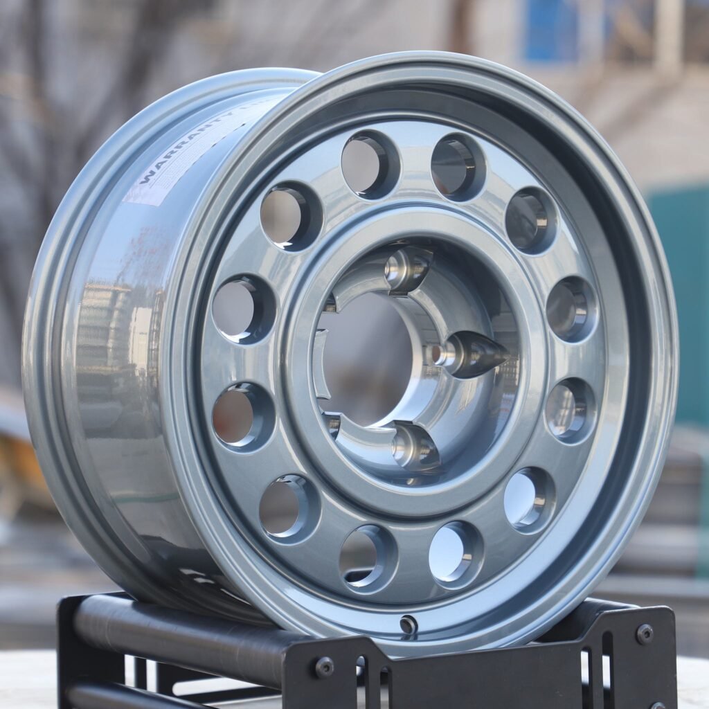 BMW 5 Series wheels – Gray Full-Face Deep Lip, angled view