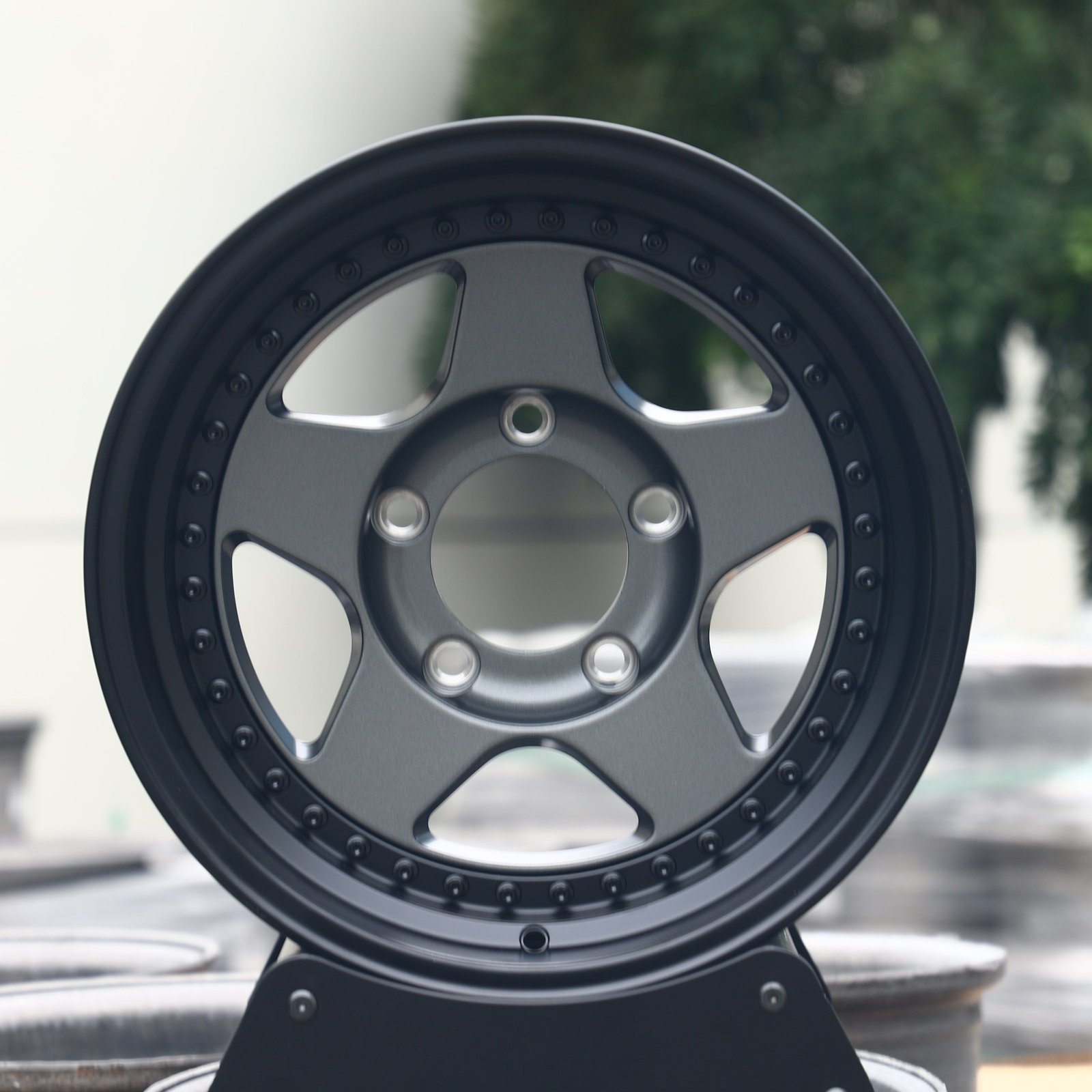 Audi A6 wheels – Gray / Gloss Black Custom, front view