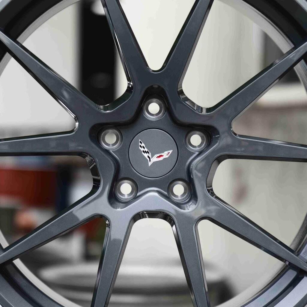 Chevrolet Corvette C8 wheels – Gunmetal 10 V-Spoke (Corvette OEM-Style), lip and barrel detail
