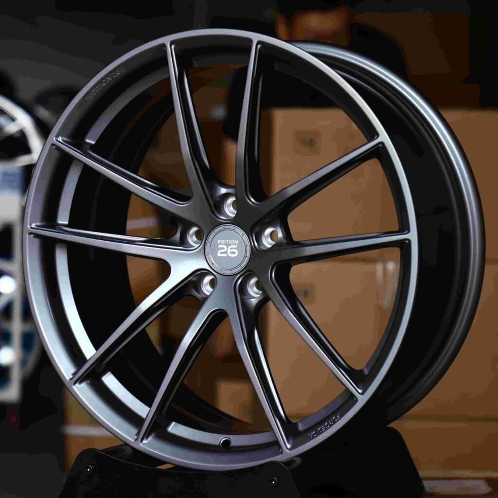 BMW M3 wheels – Gunmetal 5 V-Spoke, angled view