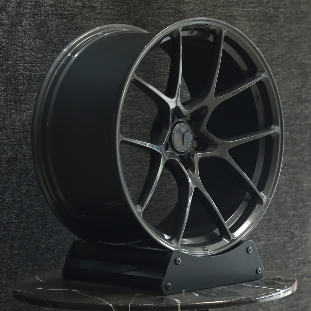 Tesla Model S wheels – Gunmetal 5 Y-Spoke, angled view