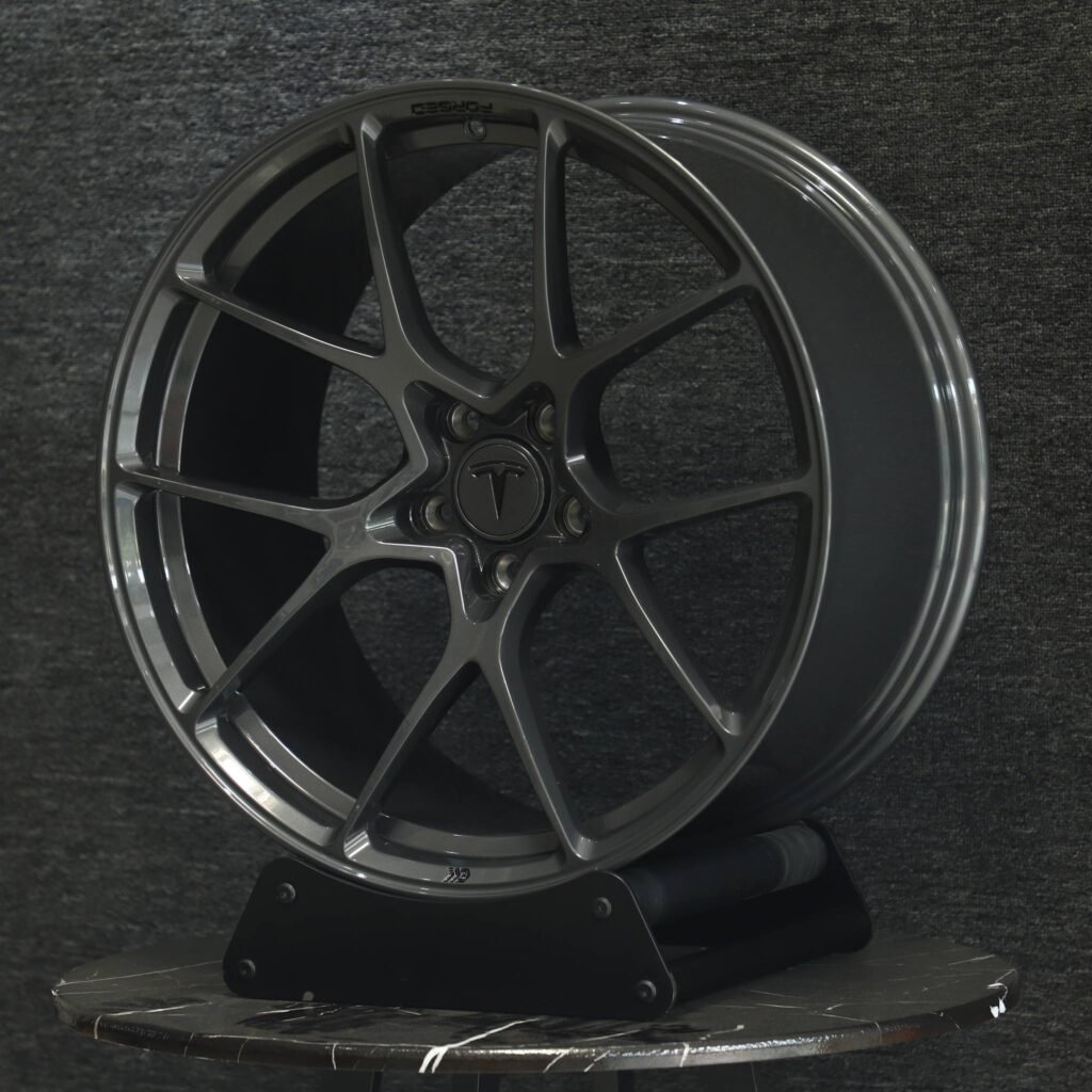 5x114.3 wheels – Gunmetal 5 Y-Spoke, side view