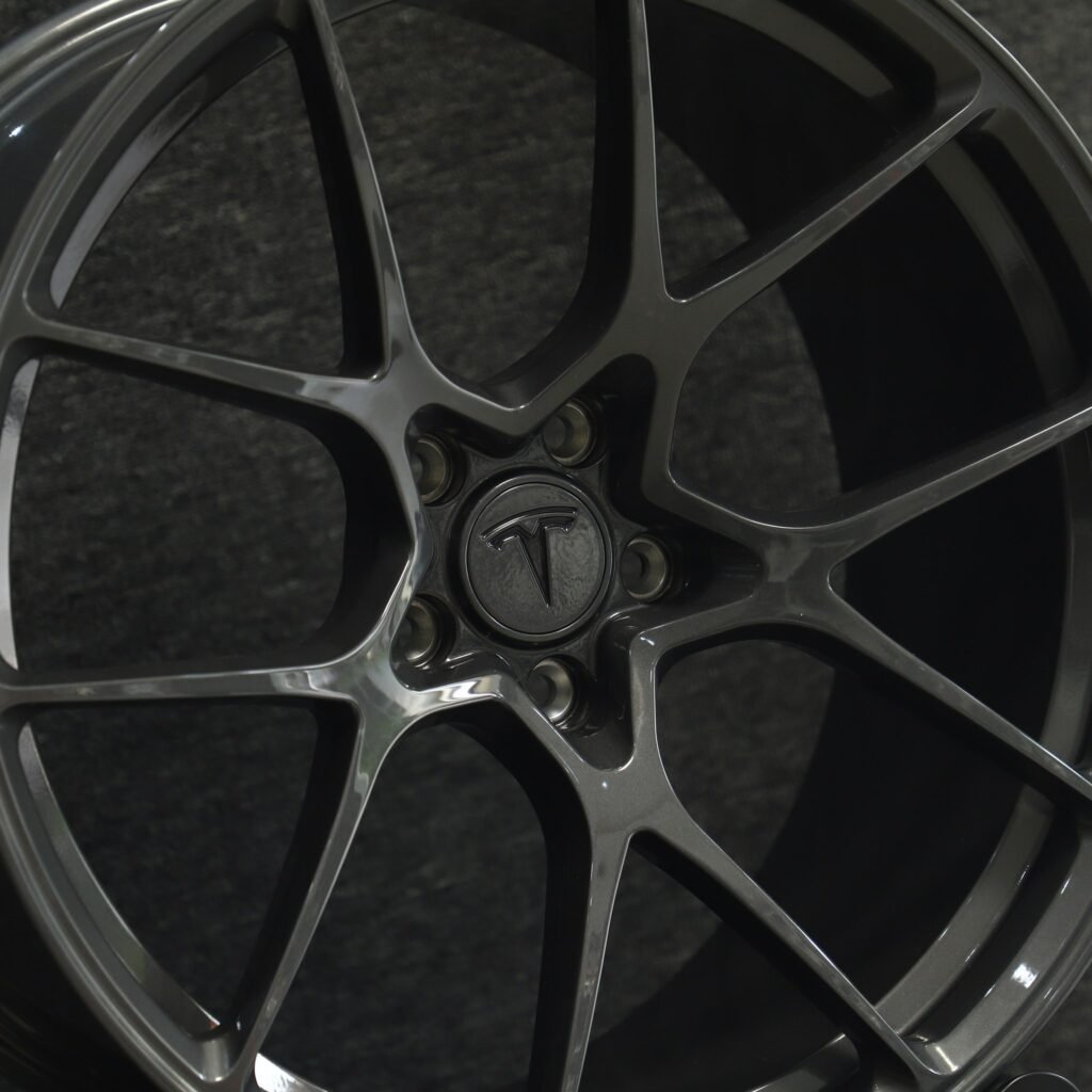 Tesla Model Y wheels – Gunmetal 5 Y-Spoke, lip and barrel detail