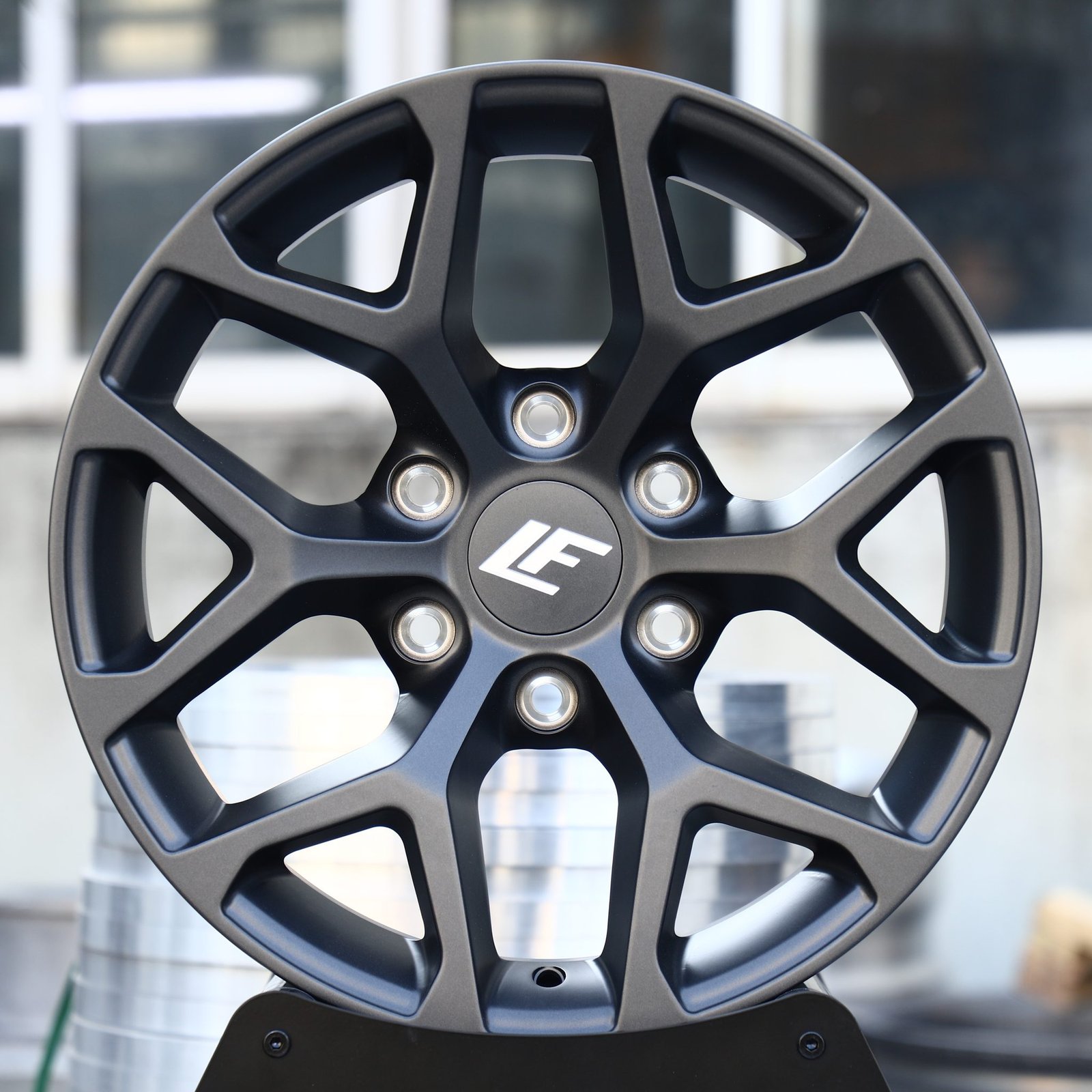 Ford F-150 wheels – Gunmetal 6 Y-Spoke, front view