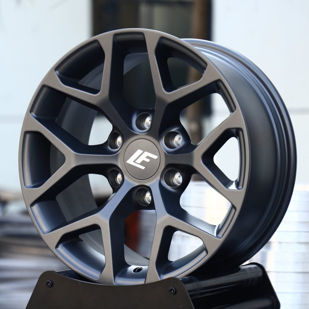 Chevrolet Silverado wheels – Gunmetal 6 Y-Spoke, angled view
