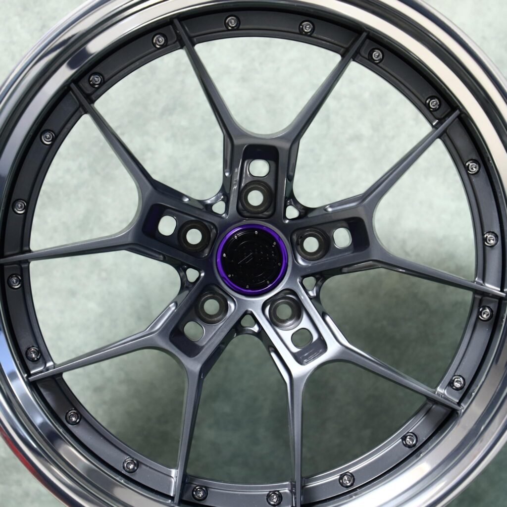 Lamborghini Huracan wheels – Gunmetal Multi-Spoke Mesh Deep Dish 2-Piece, lip and barrel detail