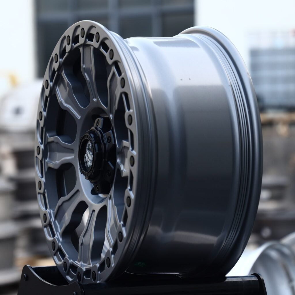 6x135 wheels – Gunmetal Split-Spoke Bolt-Ring, side view