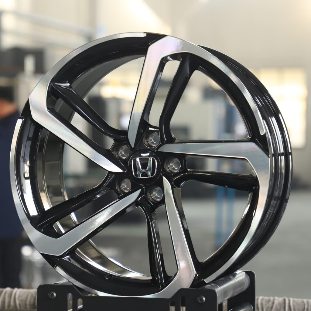 Honda CR-V wheels – Gloss Black 5-Spoke Machined Face, angled view