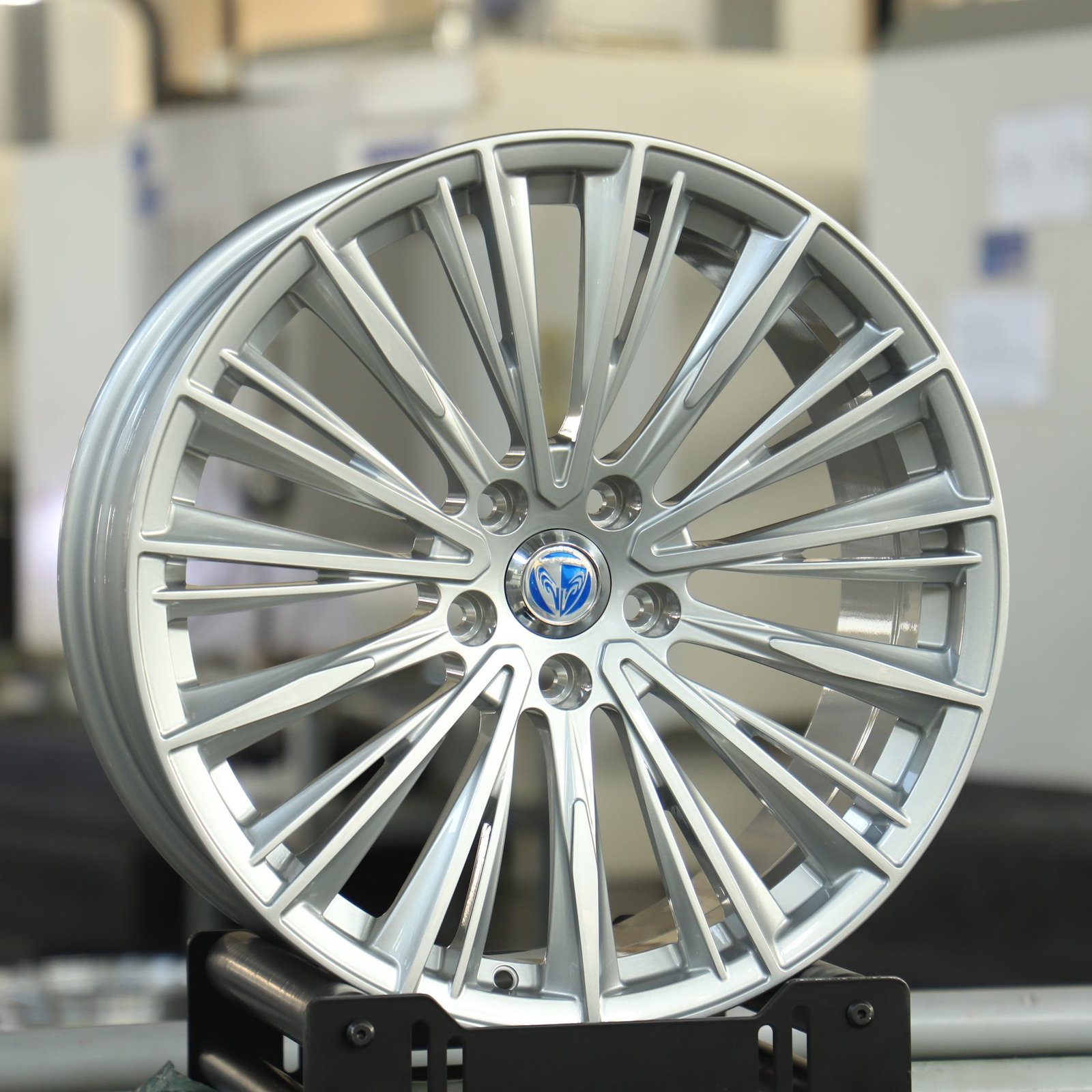 Ram 1500 Classic wheels – Bright Silver Multi-Spoke (Ram OEM-Style), front view