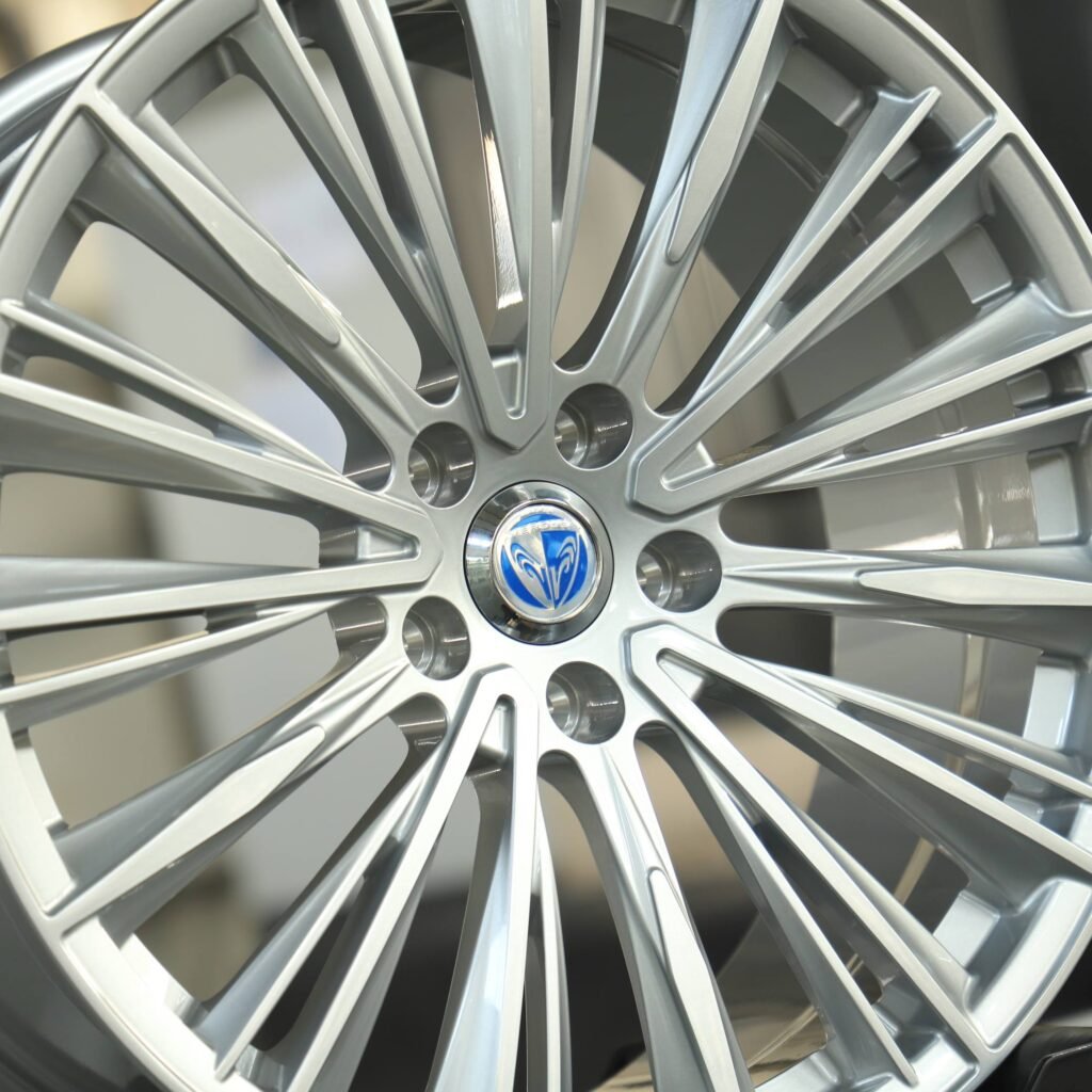Ram 1500 Classic wheels – Bright Silver Multi-Spoke (Ram OEM-Style), lip and barrel detail