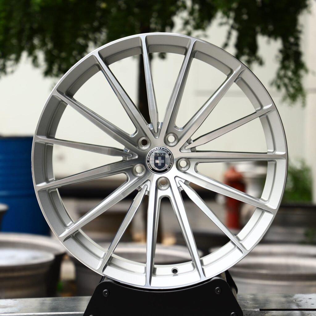 Porsche 911 wheels – Bright Silver / Silver 5 W-Spoke (HRE P101-Style), front view