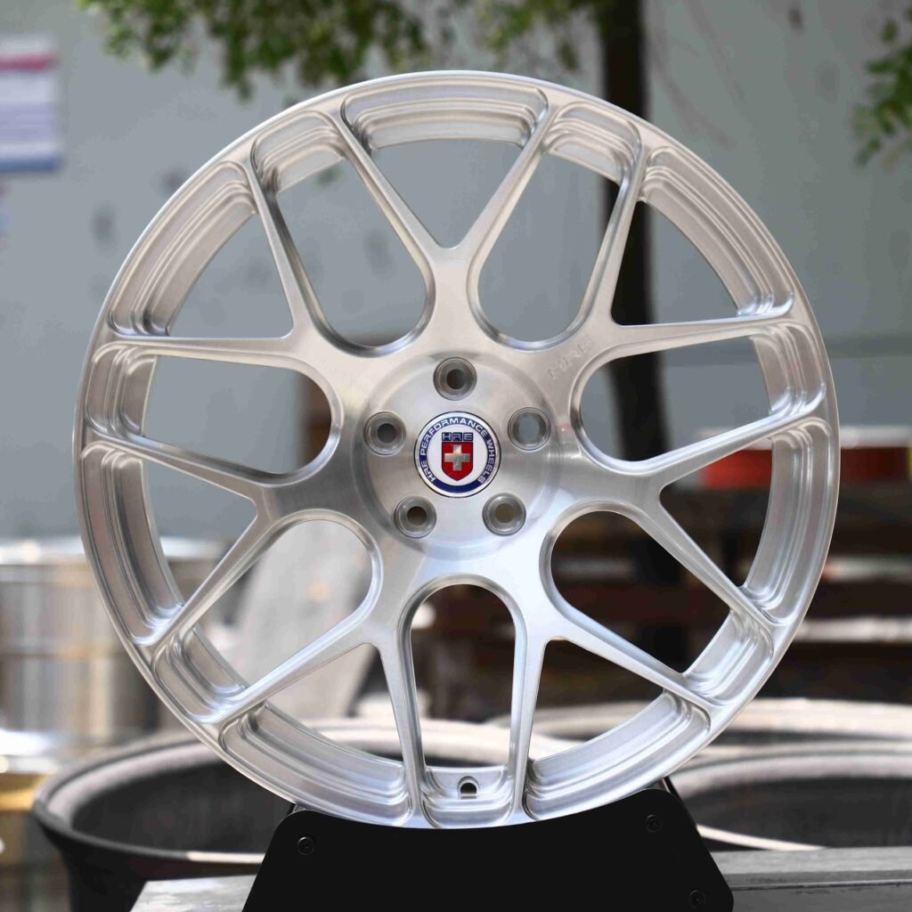 BMW 3 Series F30 wheels – Brushed Silver (HRE FF01-Style), front view