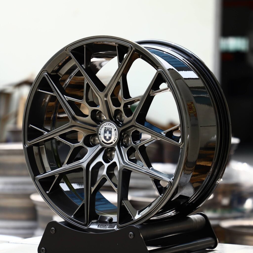 Audi R8 wheels – FF10 Gloss Black Cross-Spoke (HRE P200-Style), angled view