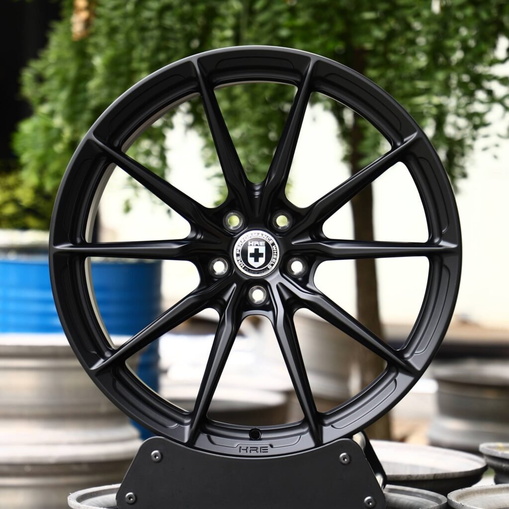 Porsche 911 wheels – Gloss Black 10-Spoke (HRE P101-Style), front view