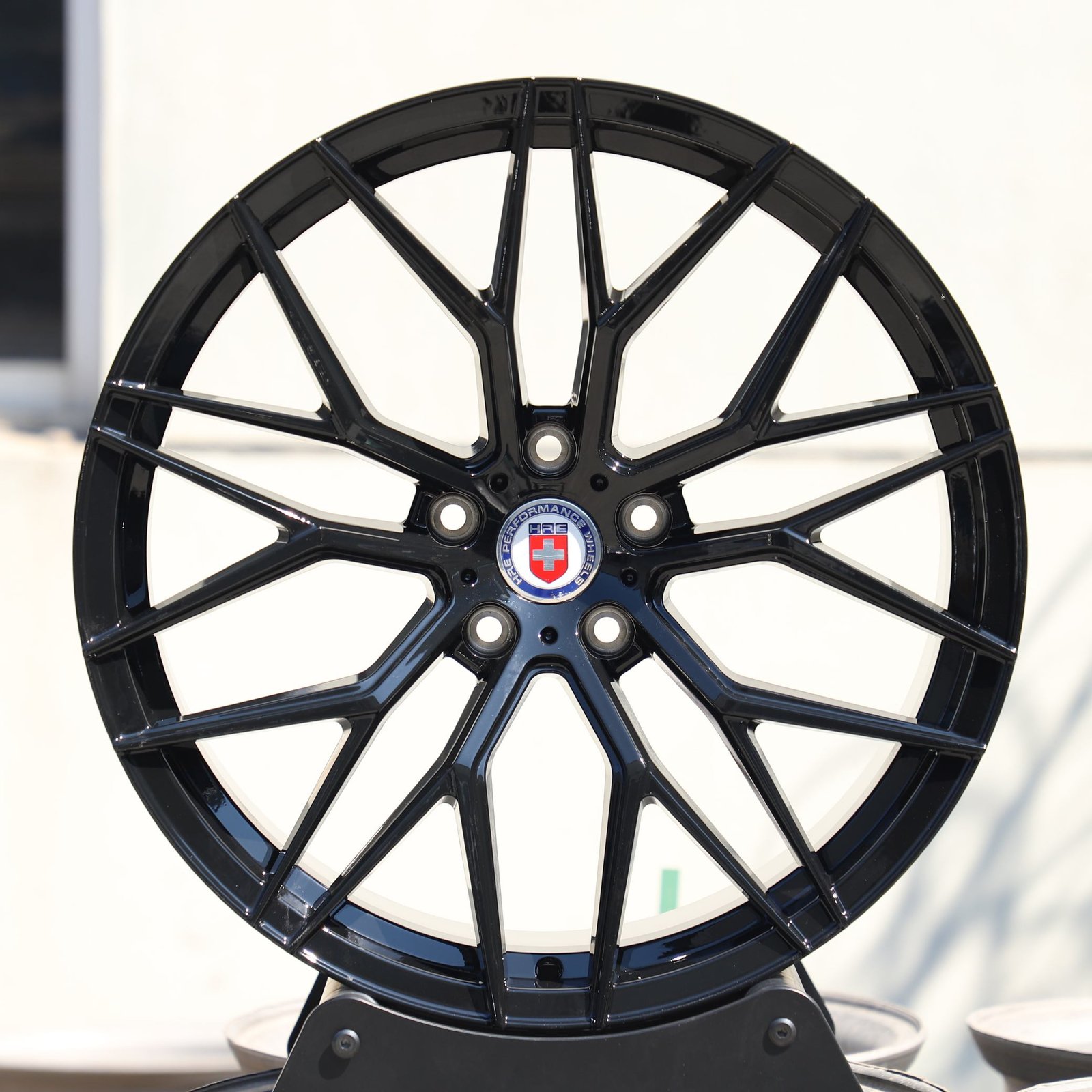 Ferrari 488 wheels – Gloss Black 10 Y-Spoke (HRE P200-Style), front view