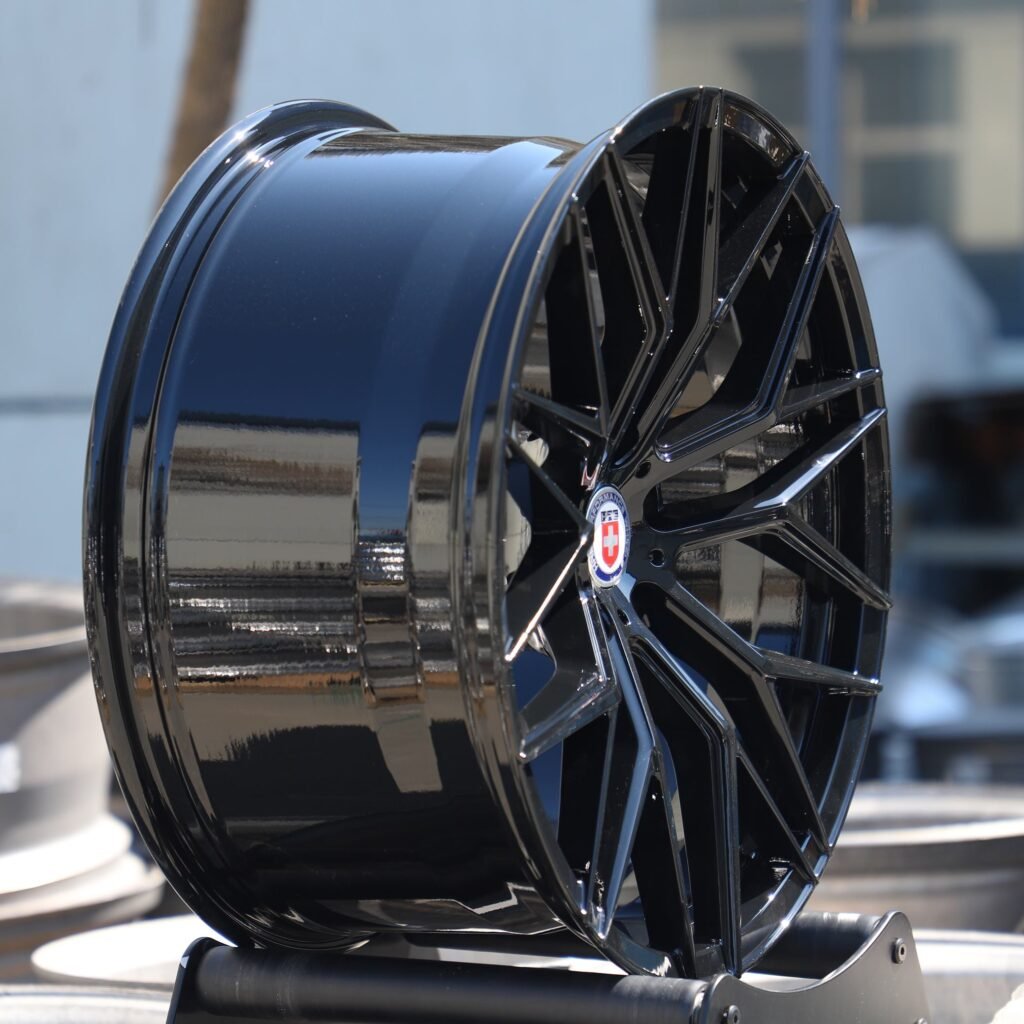 Lamborghini Huracan wheels – Gloss Black 10 Y-Spoke (HRE P200-Style), lip and barrel detail
