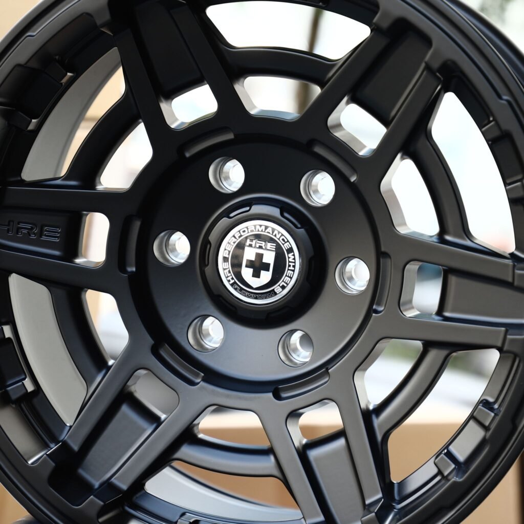 Chevrolet Silverado 1500 wheels – HRE Gloss Black Deep Lip Double Ring Lip, lip and barrel detail