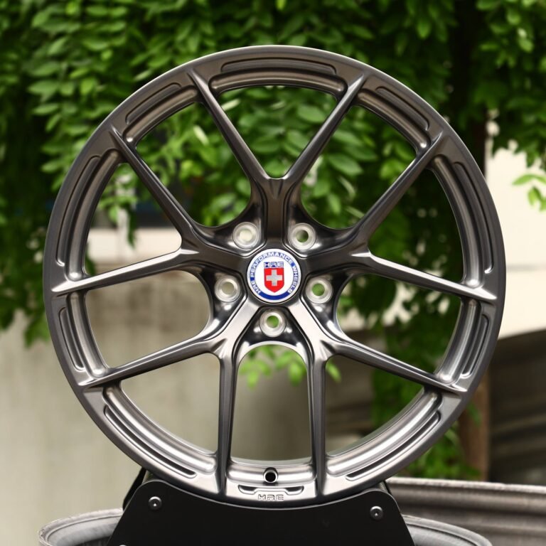 Porsche 911 wheels – Gray 5 Y-Spoke Polished (HRE P101-Style), front view