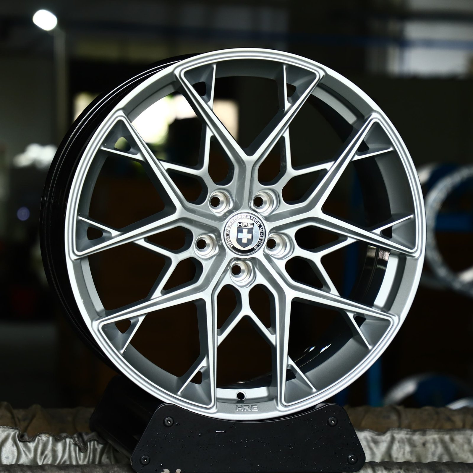 Ferrari 488 wheels – Matte Silver Cross-Spoke (HRE P200-Style), front view