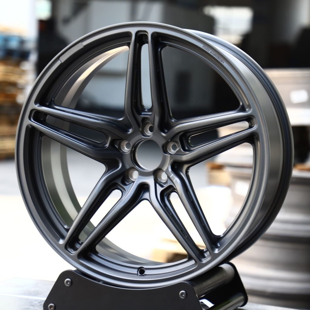 Porsche 911 wheels – Gloss Black / Gunmetal Custom (HRE P107SC-Style), front view