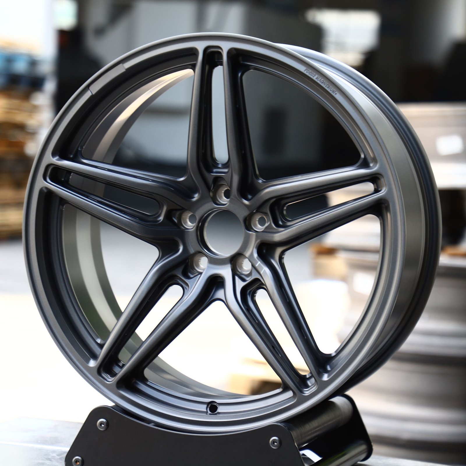 Porsche 911 wheels – Gloss Black / Gunmetal Custom (HRE P107SC-Style), front view