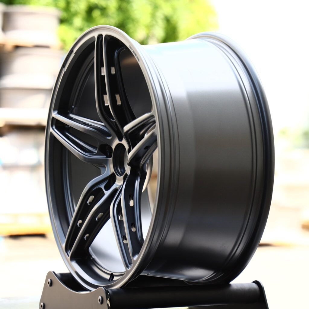 5x130 wheels – Gloss Black / Gunmetal Custom (HRE P107SC-Style), side view