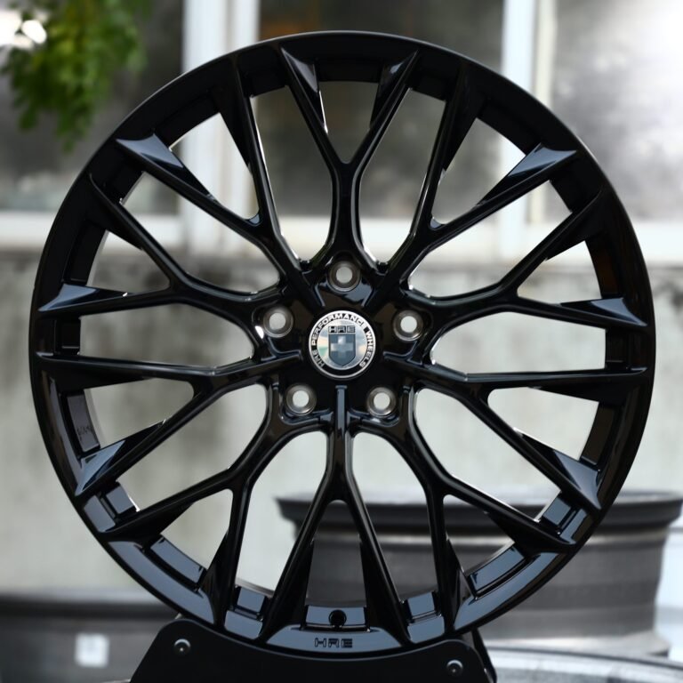 Ferrari 488 wheels – P200 Gloss Black Custom (HRE P200-Style), front view