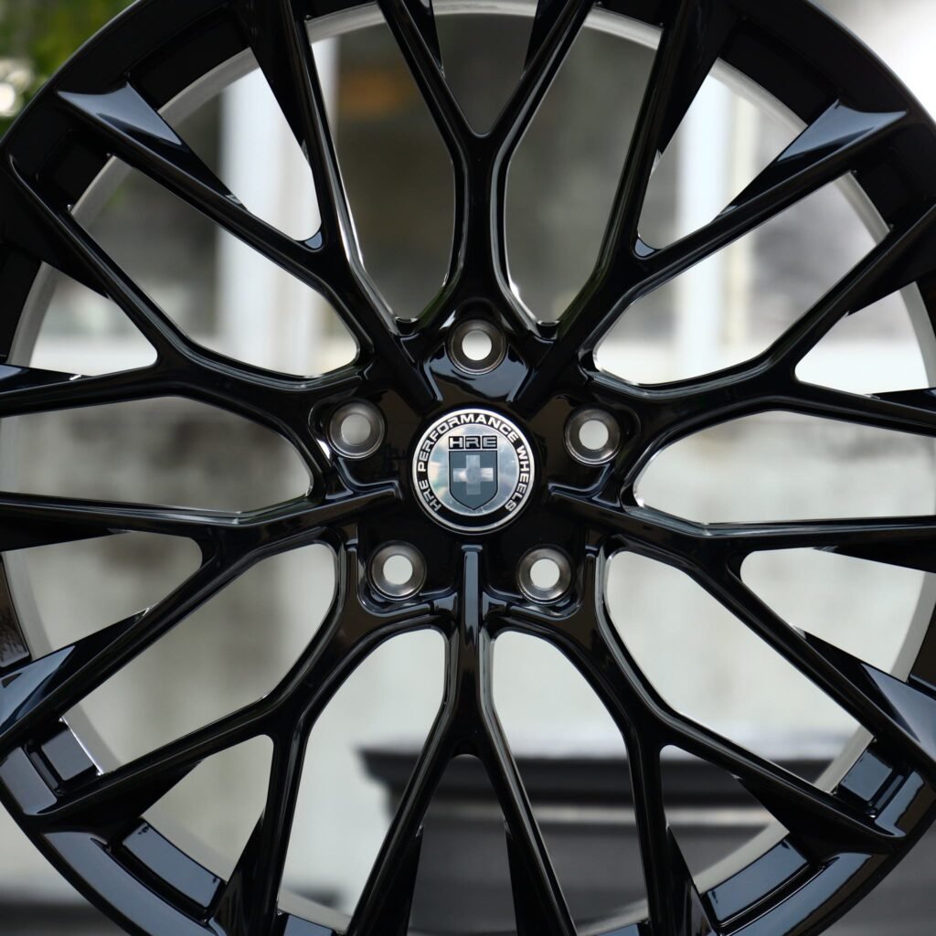 Lamborghini Huracan wheels – P200 Gloss Black Custom (HRE P200-Style), lip and barrel detail