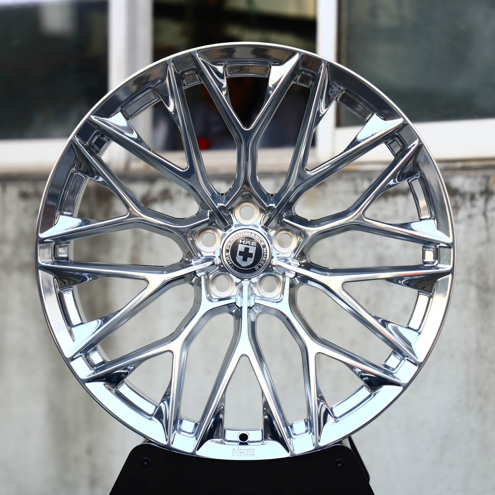Porsche 911 wheels – Mirror Polished Y-Spoke Mesh (HRE P200-Style), front view