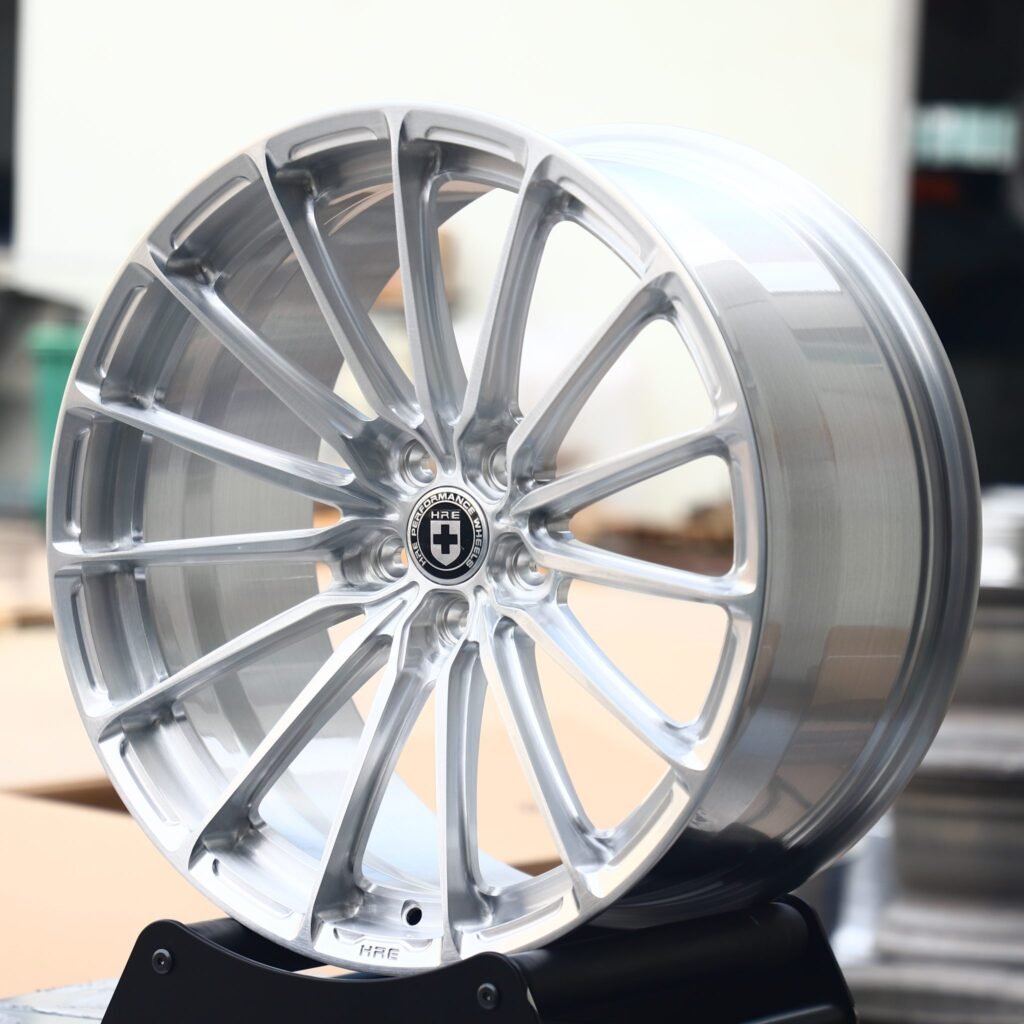 Lamborghini Aventador wheels – Bright Silver 15-Spoke (HRE Performance P101-Style), angled view