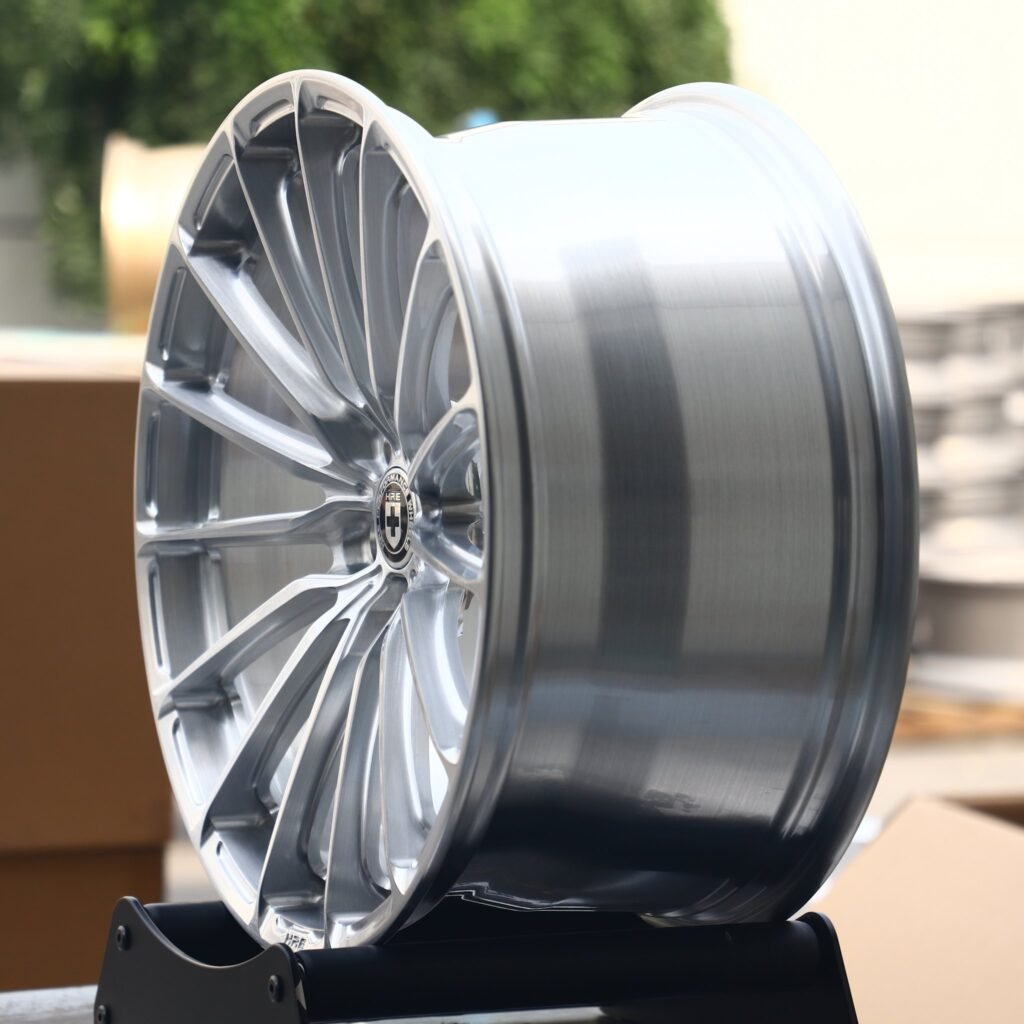 5x130 wheels – Bright Silver 15-Spoke (HRE Performance P101-Style), side view