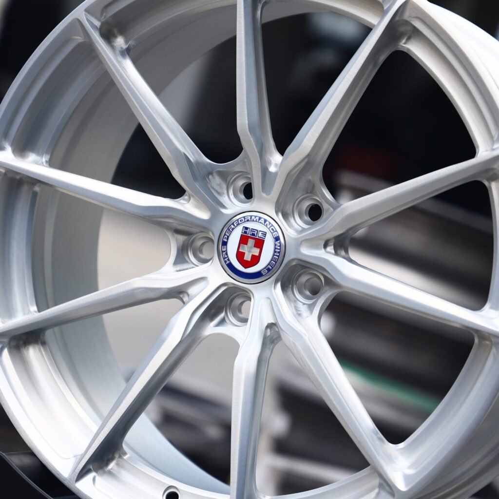 Lamborghini Huracan wheels – Brushed Silver 10-Spoke (HRE Performance P101-Style), lip and barrel detail