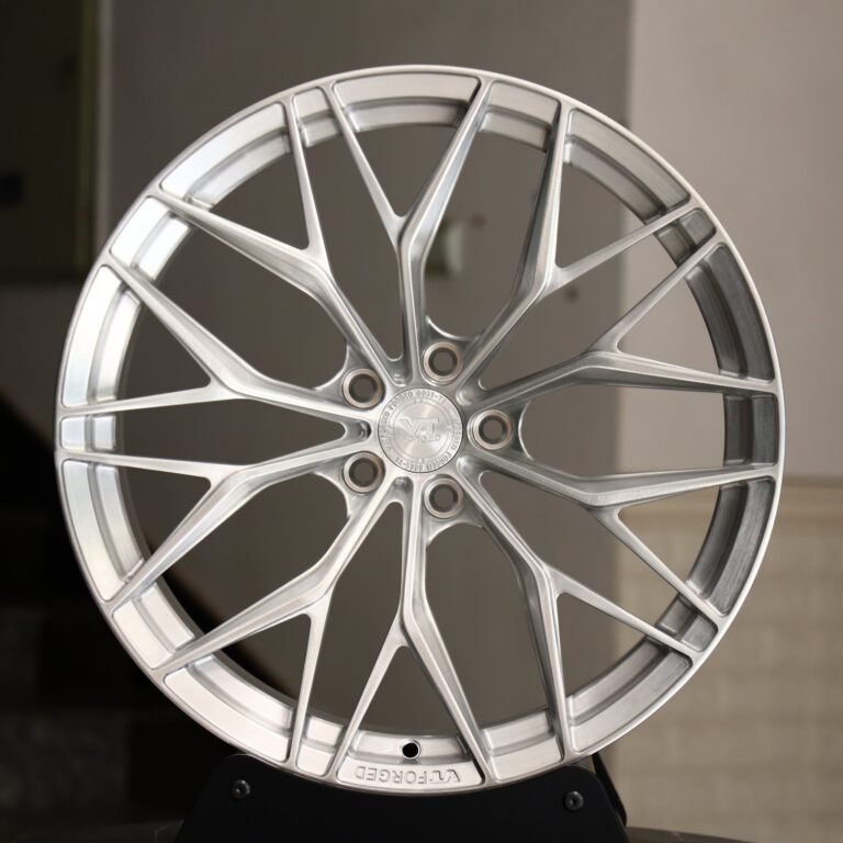 Porsche 911 wheels – HRE Performance Brushed Silver 10 Y-Spoke, front view