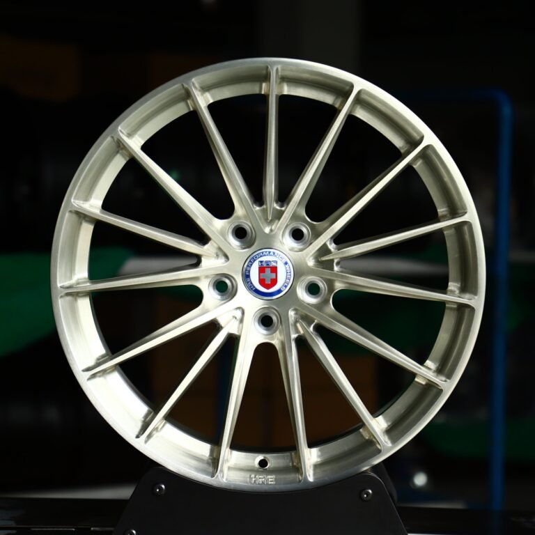 Porsche 911 wheels – HRE Performance Brushed Silver 15-Spoke, front view