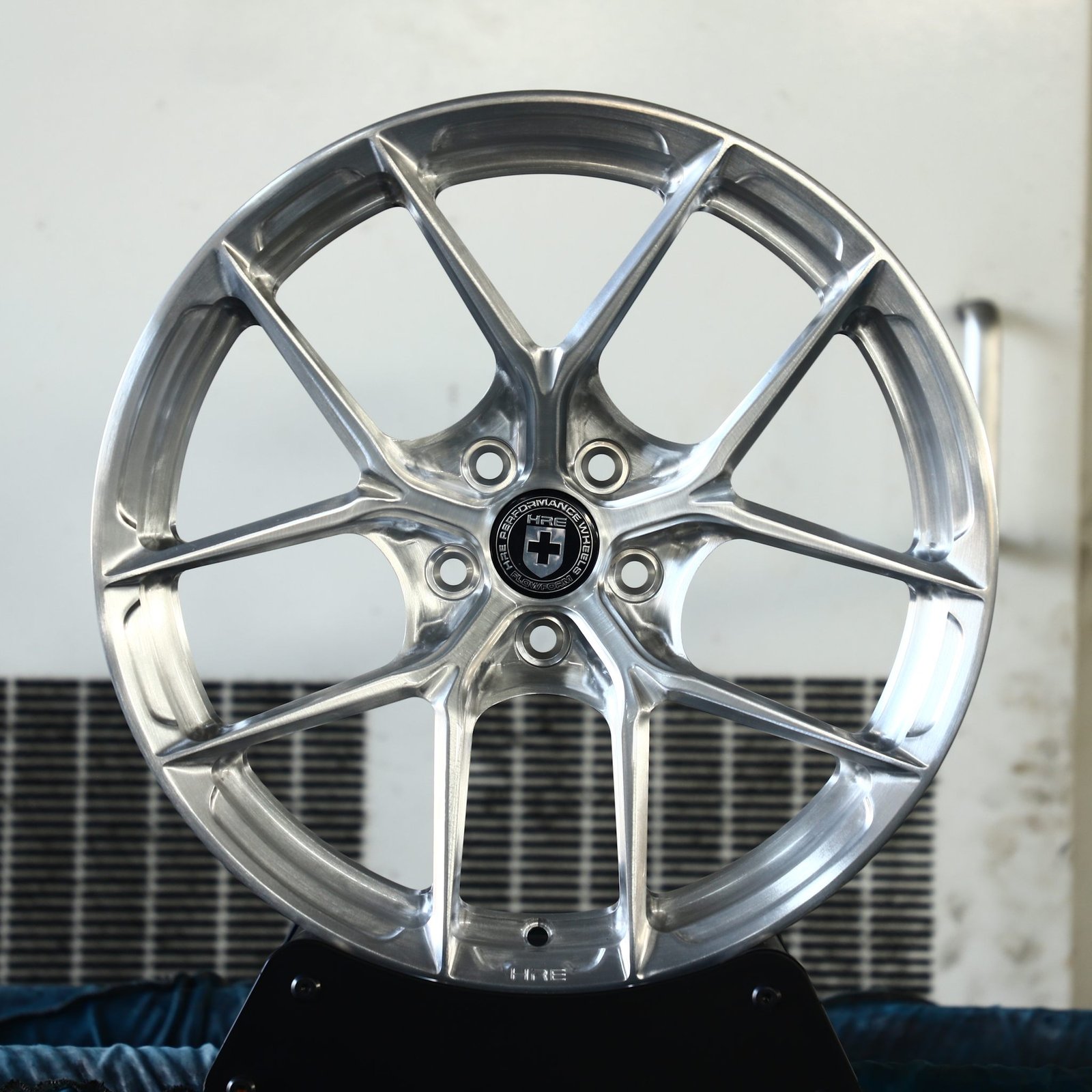 Porsche 911 wheels – Custom Finish 5 Y-Spoke Mirror Polished (HRE Performance P101-Style), front view