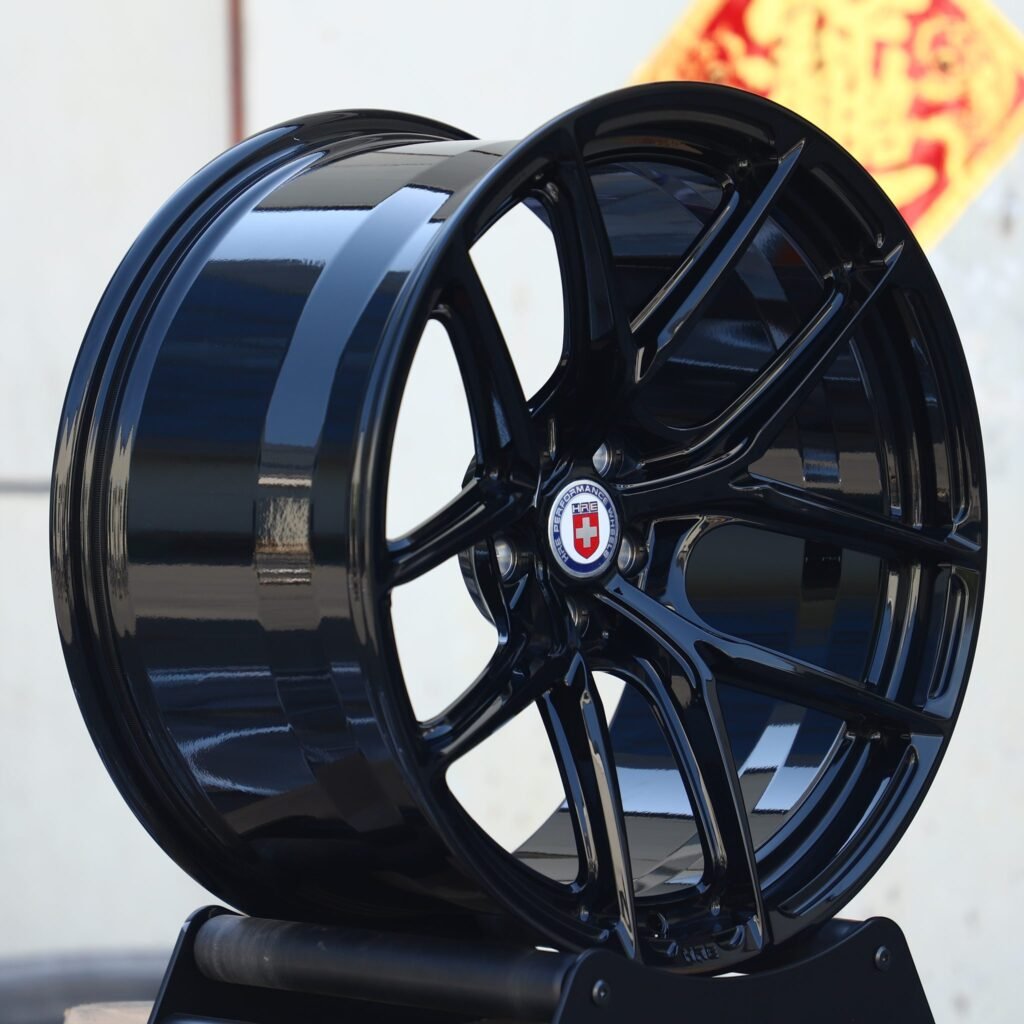 Lamborghini Huracan wheels – Gloss Black 5 Y-Spoke (HRE Performance P101-Style), lip and barrel detail
