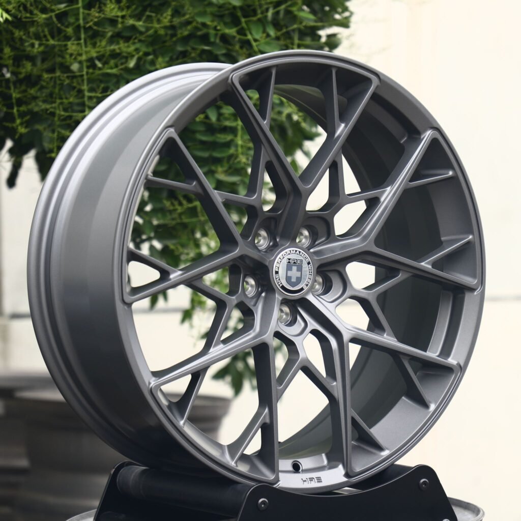 Audi R8 wheels – Light Gunmetal Cross-Spoke (HRE Performance P200-Style), angled view