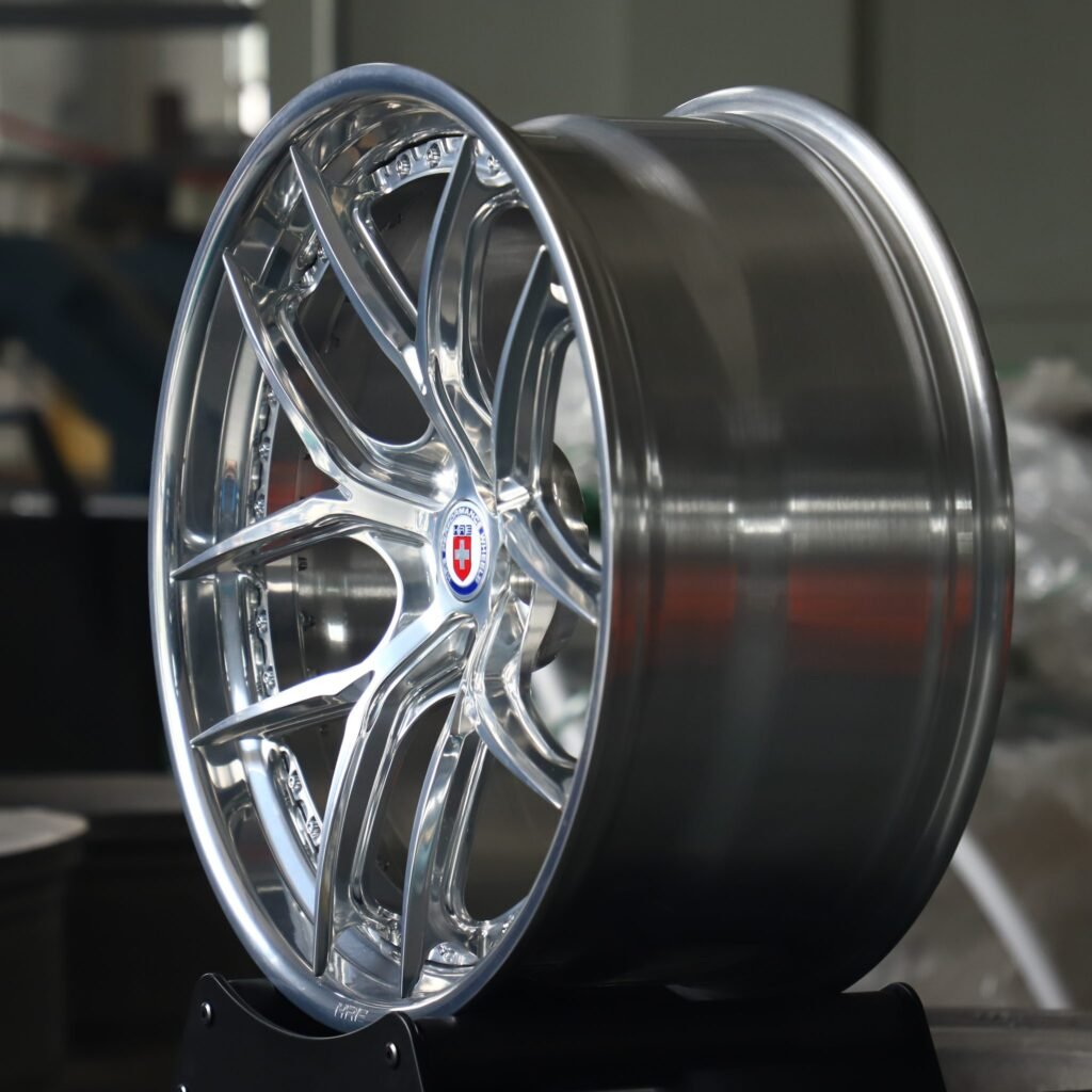 Lamborghini Huracan wheels – Matte Silver 2-Piece Deep Lip (HRE Performance S101-Style), lip and barrel detail