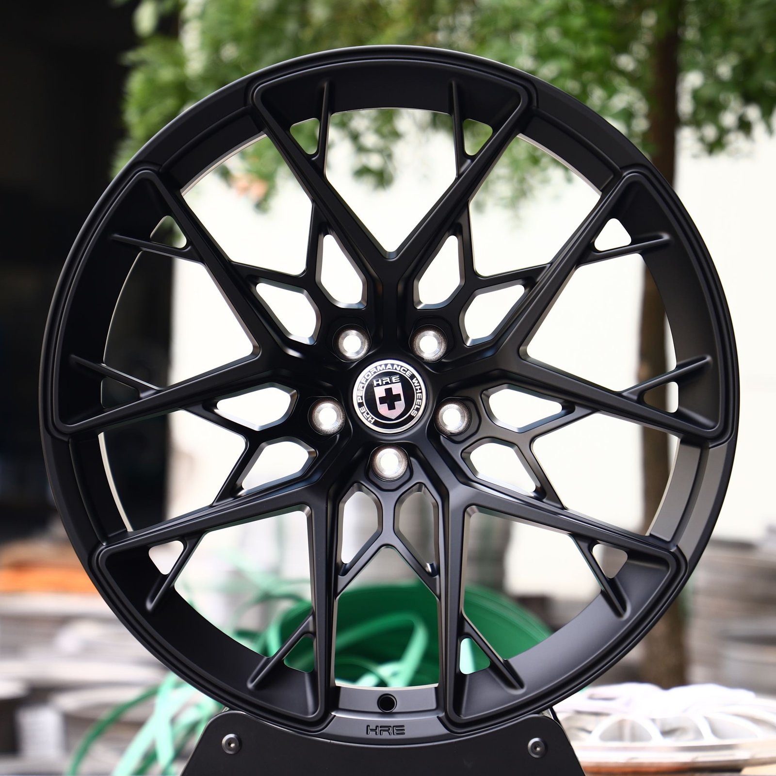 Ferrari 488 wheels – Matte Silver Cross-Spoke (HRE Performance P200-Style), front view
