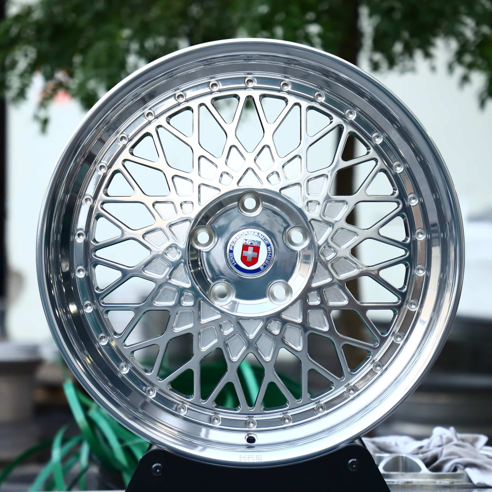 Porsche 911 wheels – Matte Silver Deep Lip Cut-Out Riveted (HRE Performance 501-Style), front view